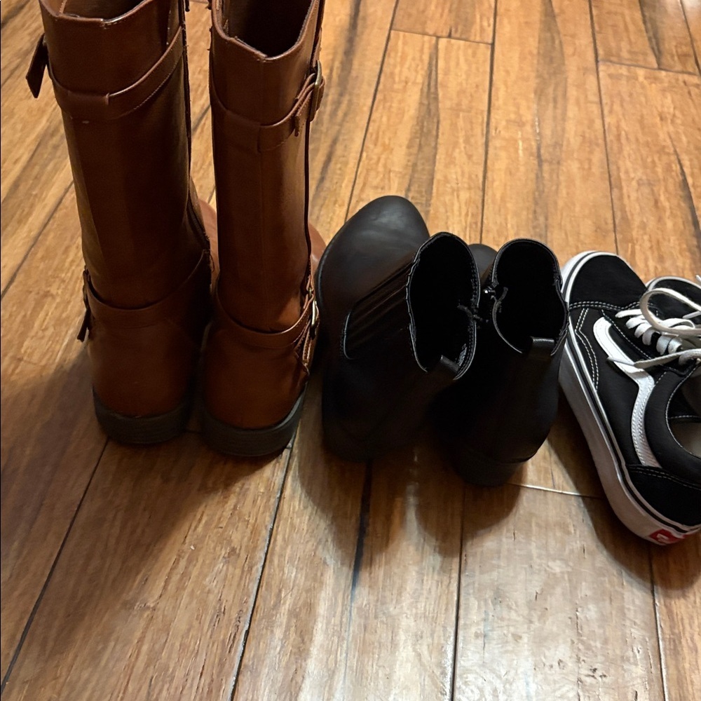 Lot Of 4 Big Girl Grade School Sizes 4-5 Shoes - Picture 14 of 14